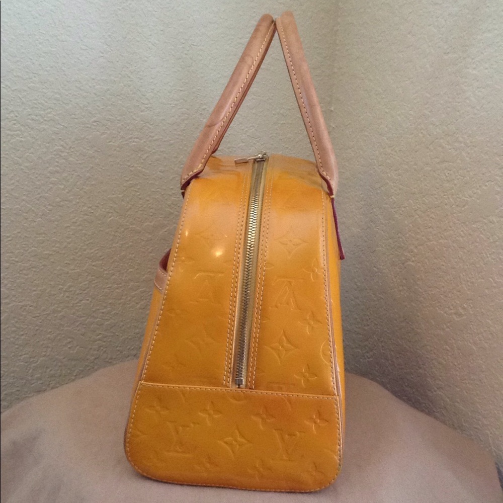LOUIS VUITTON Monogram Tompkins Square Bag - Picture 2 of 8